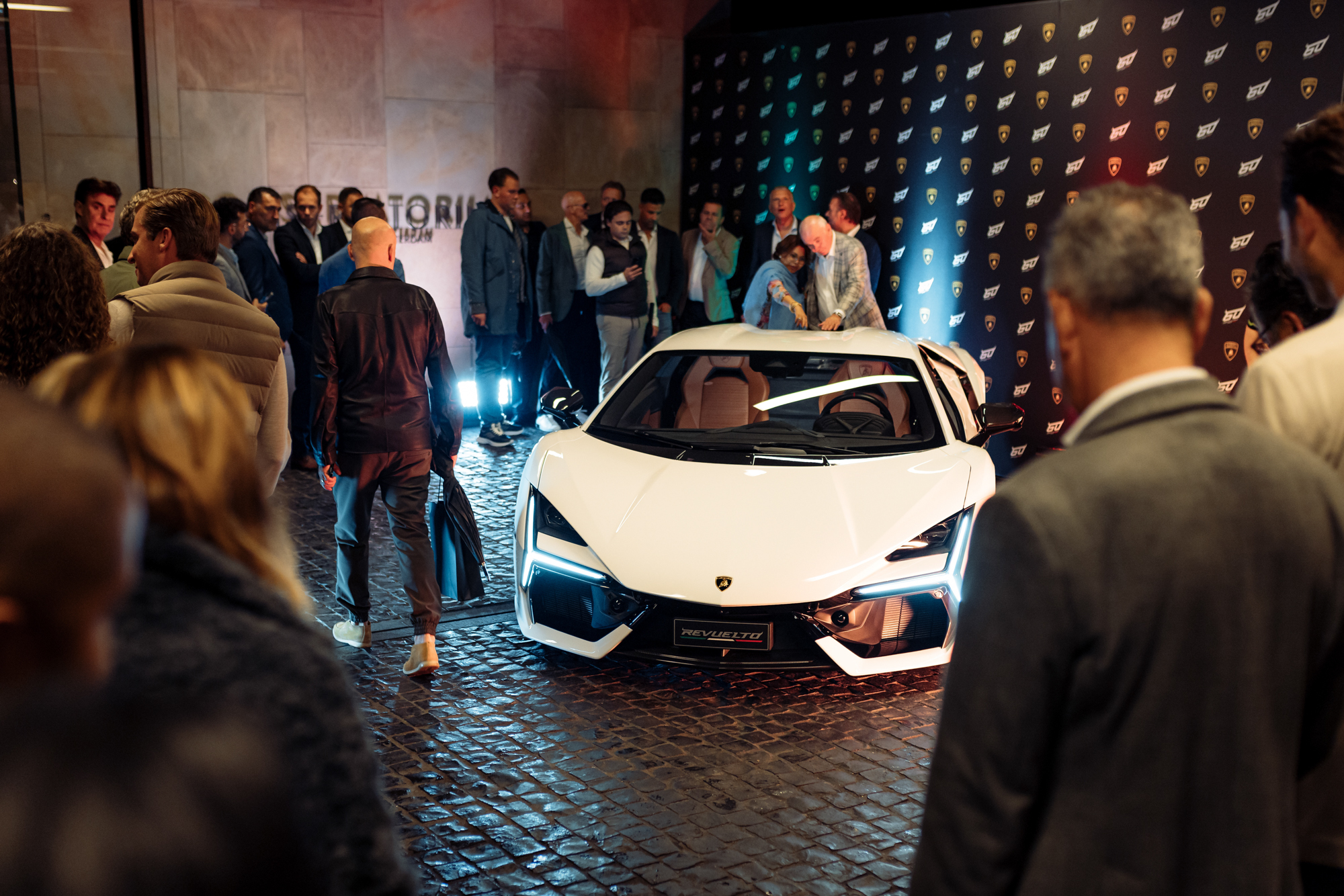 Automotive content voor PON: Lamborghini, Bentley en Bugatti